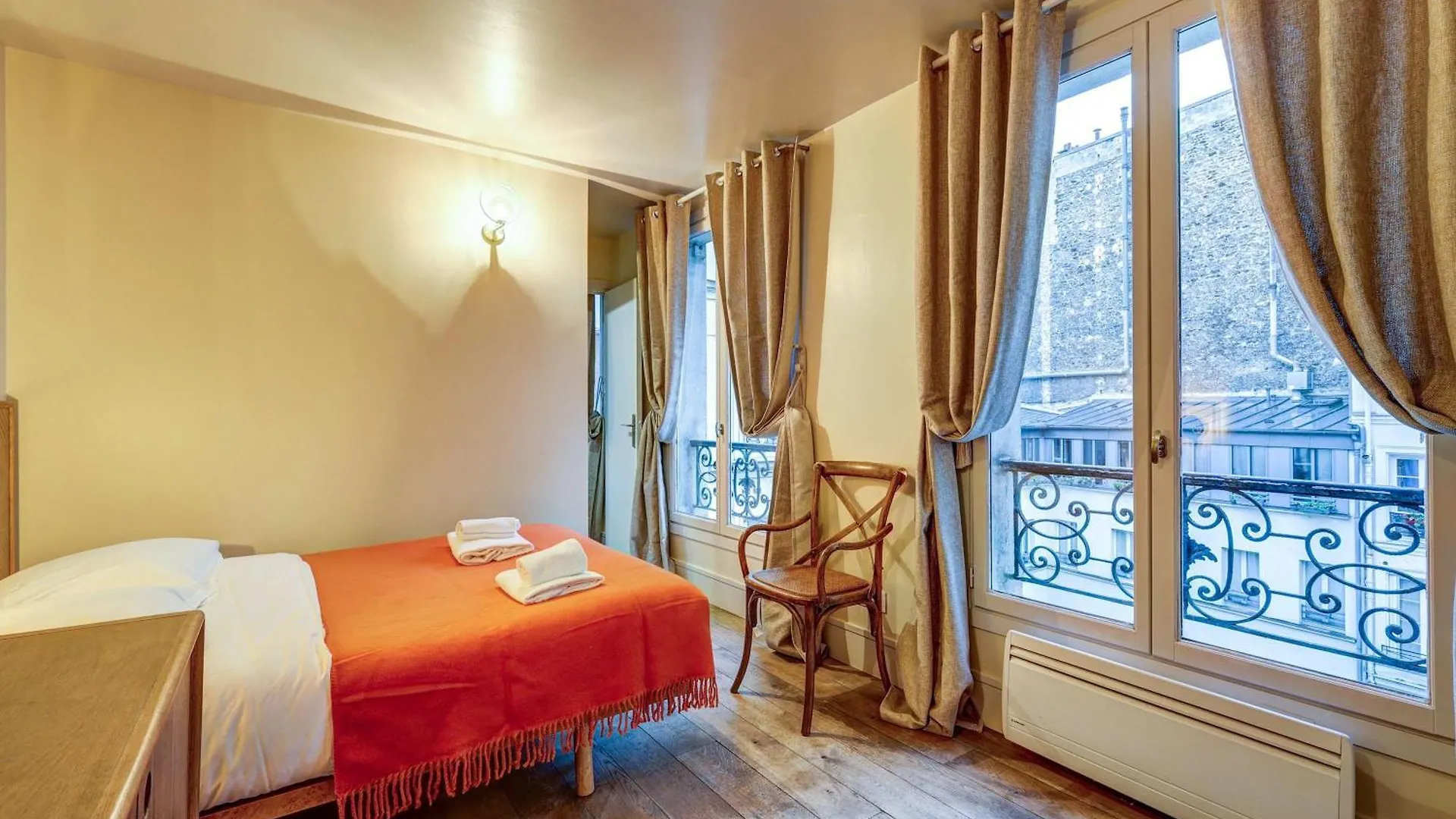 Le Marais - Les Halles Colorful & Modern 3bd *